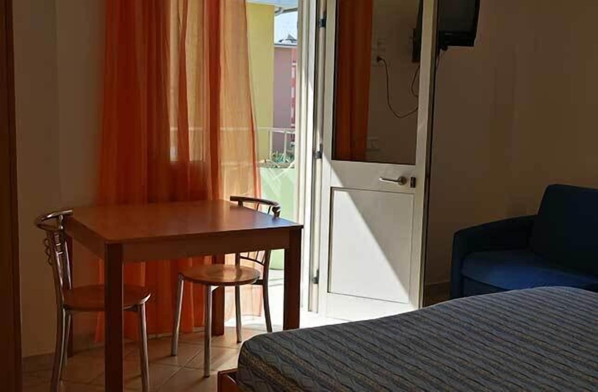 Hotel Vianello Lido di Jesolo Exterior foto