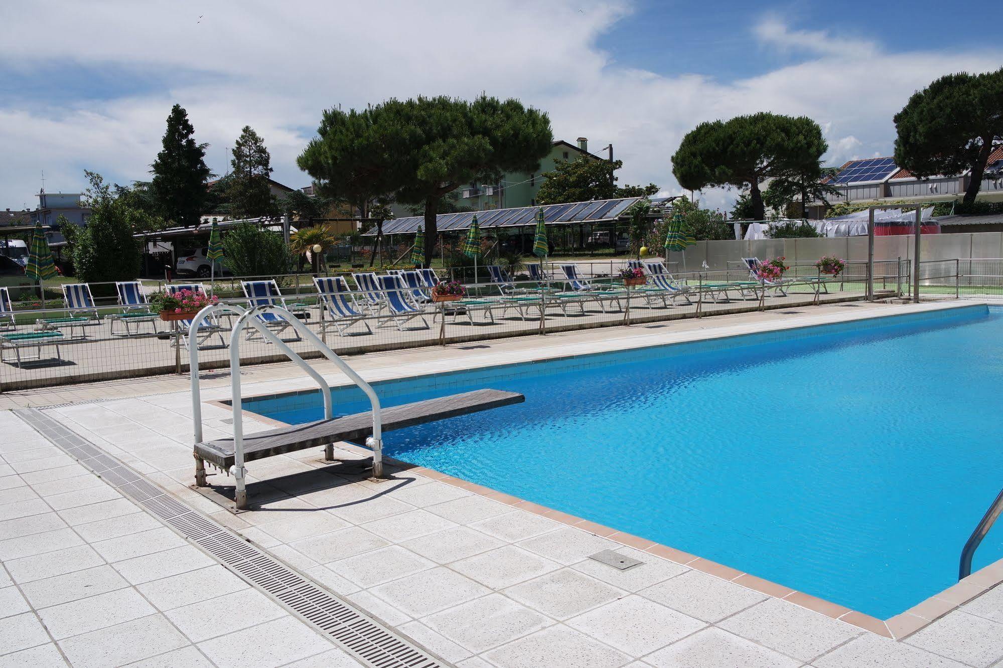 Hotel Vianello Lido di Jesolo Exterior foto